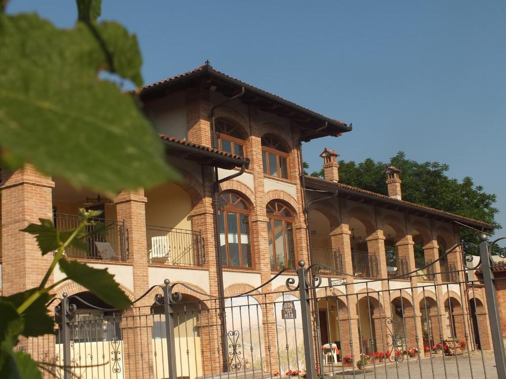 Enolocanda Del Tufo Dogliani Exterior foto